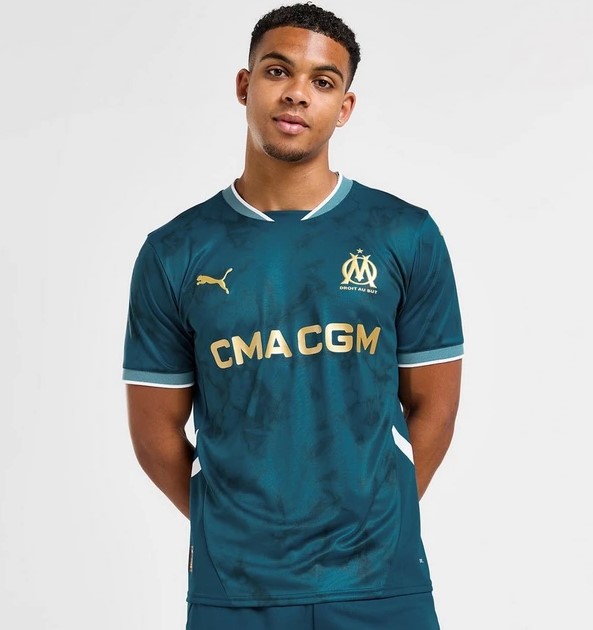 Marseille away.jpg