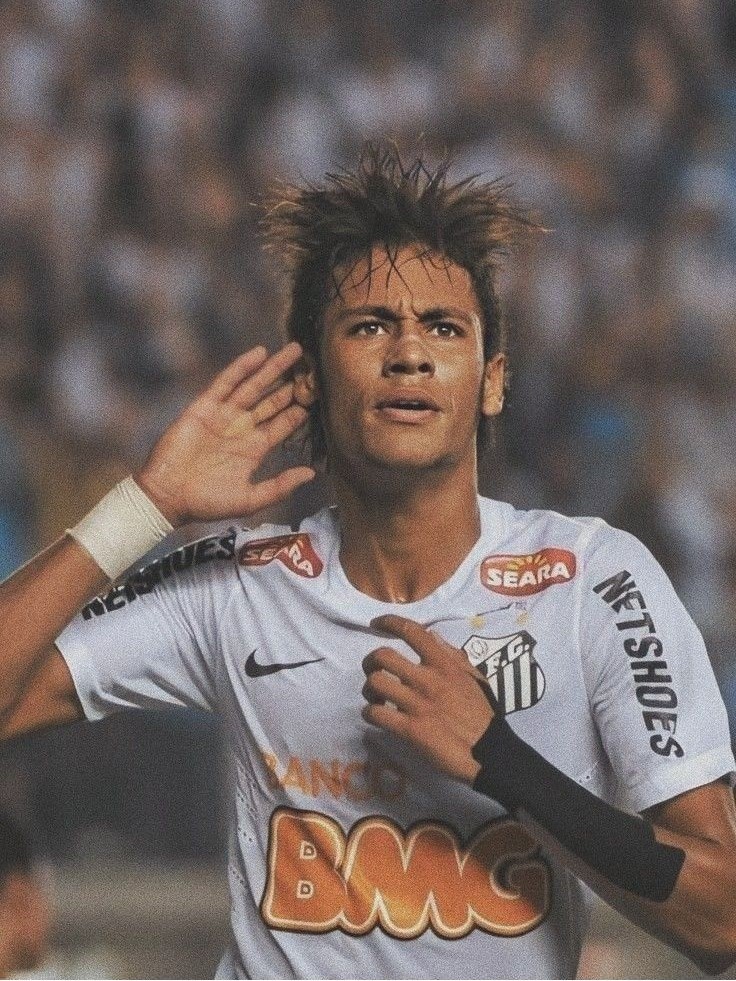 Neymar wear 2011/12 Santos Home Jersey